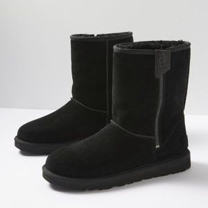 UGG Women's Classic Short Bailey Zip in Black
